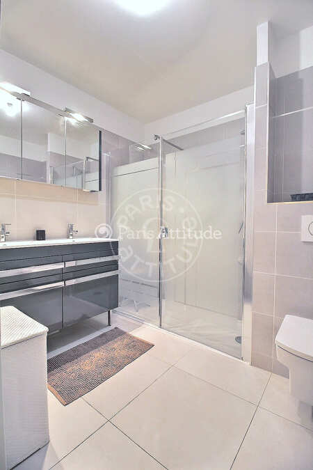 Salle de bain Appartement meublé - 70m²  - 1 chambre - Bastille - Paris