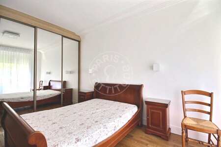 Bedroom Furnished apartment - 60m²  - 2 bedrooms - Porte de Saint-Cloud - Paris
