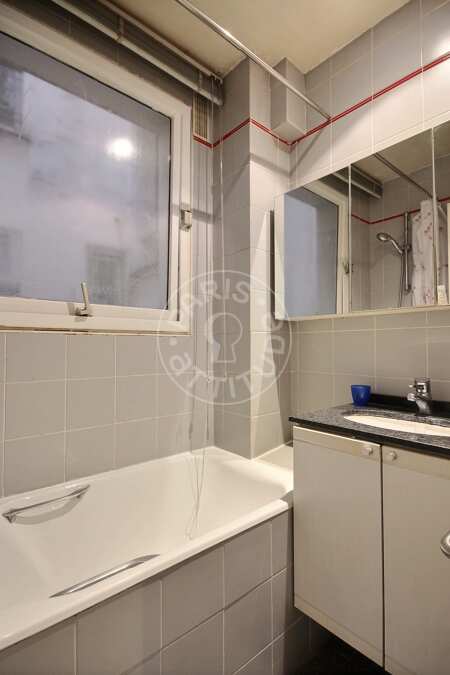 Casa de banho Apartamento mobilado - 105m²  - 3 quartos - Wagram - Paris