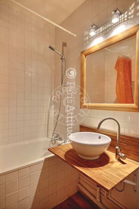 Salle de bain Appartement meublé - 35m²  - 1 chambre - Pasteur - Paris