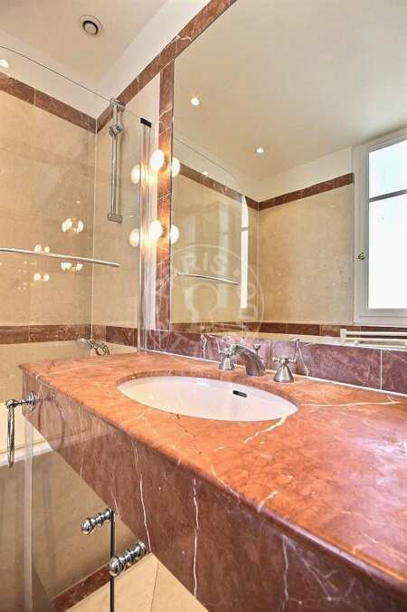 Salle de bain Appartement meublé - 60m²  - 2 chambres - Montparnasse - Paris