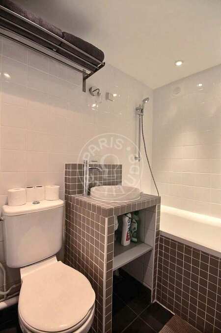 Casa de banho Quitinete mobilado - 15m²  - Poissonnière - Paris