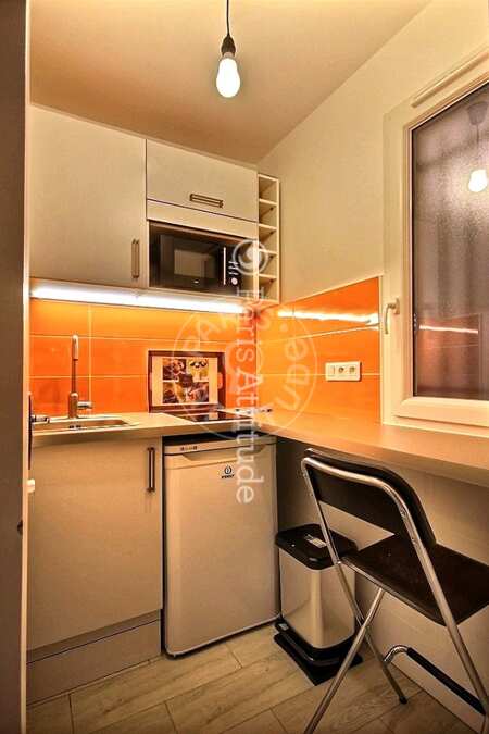 Kitchen Furnished studio - 23m²  - République - Paris