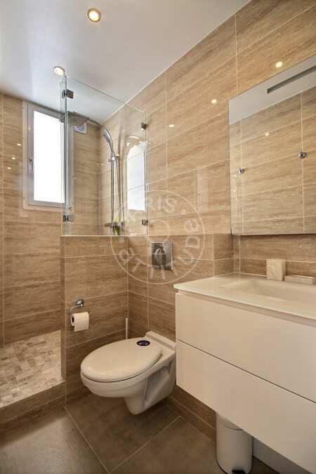 Salle de bain Appartement meublé - 57m²  - 2 chambres - Arc de Triomphe - Paris