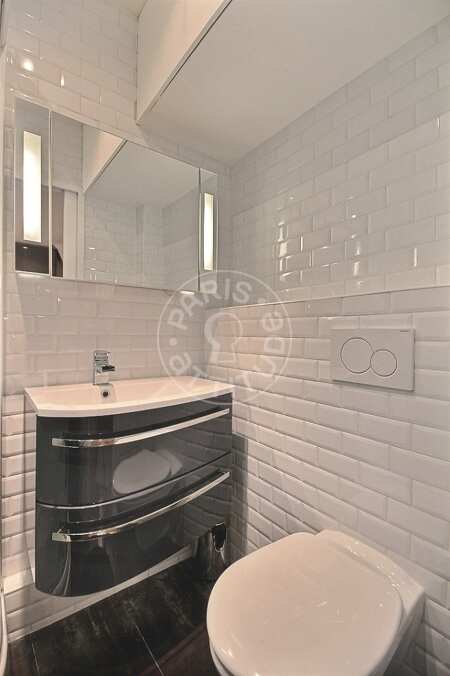 Salle de bain Studio meublé - 25m²  - Montorgueil - Paris