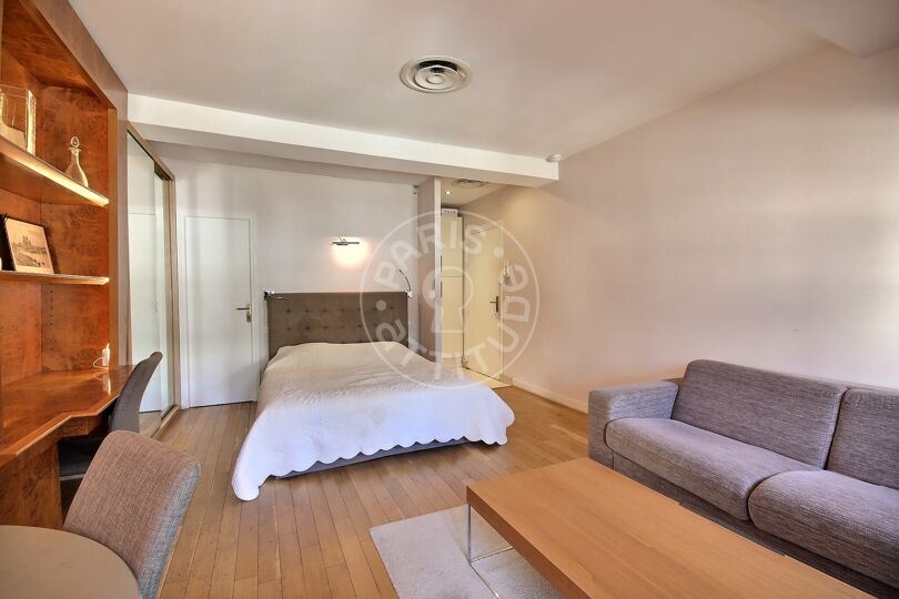 Quitinete mobiliado - Paris 75008 - 11828