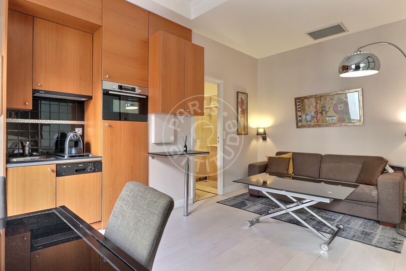 1 locale arredato - Parigi 75008 - 11850