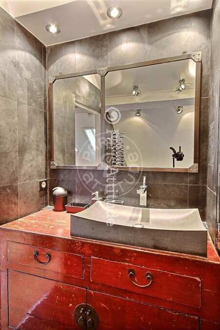 Salle de bain Appartement meublé - 63m²  - 2 chambres - Centre George Pompidou - Paris