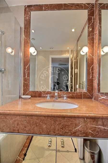 Bathroom Furnished apartment - 50m²  - 2 bedrooms - Montparnasse - Paris