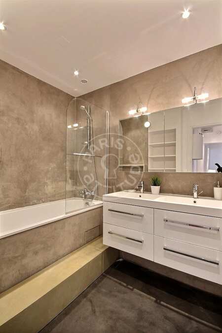 Casa de banho Apartamento mobilado - 81m²  - 2 quartos - Miromesnil - Paris