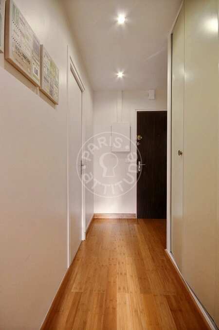 Entrada Quitinete mobilado - 30m² - Bir-Hakeim - Paris