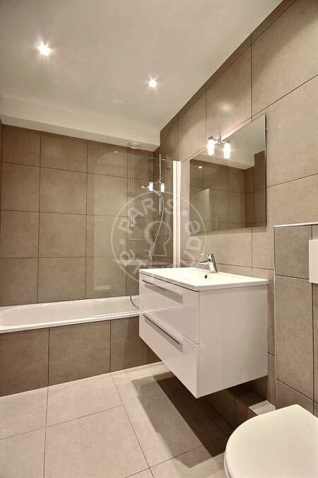 Casa de banho Quitinete mobilado - 30m² - Bir-Hakeim - Paris