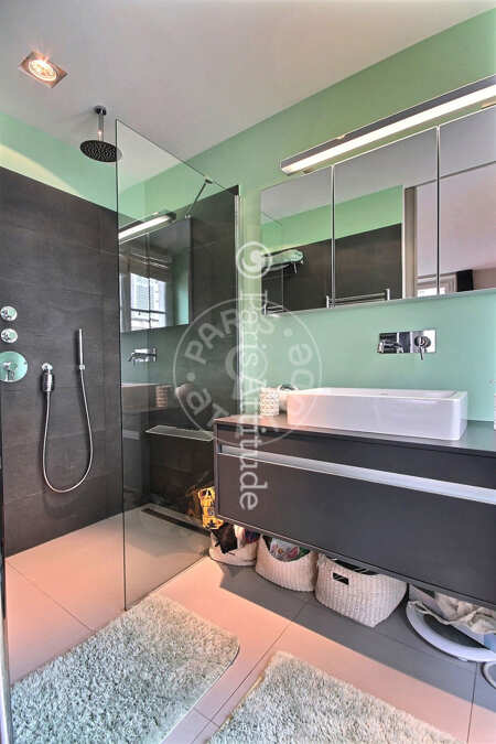 Casa de banho Apartamento mobilado - 49m²  - 1 quarto - Poissonnière - Paris