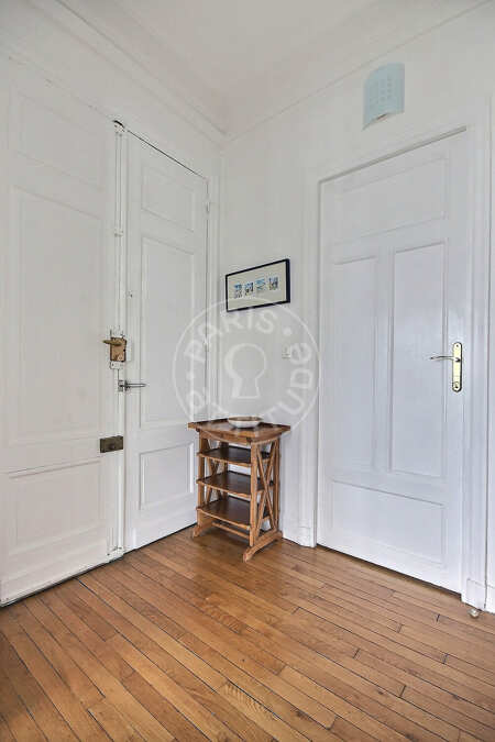 Eingangsbereich Möblierte wohnung - 81m²  - 2 Zimmer - Maison de la Radio - Paris