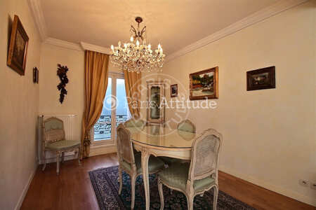 Salle à manger Appartement meublé - 80m²  - 2 chambres - Saint-Lazare - Paris