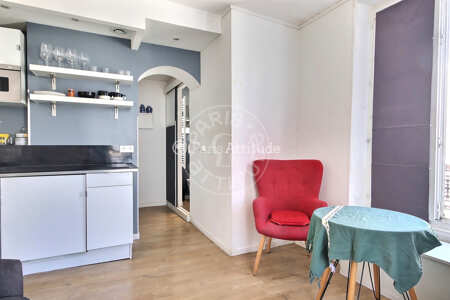 Sala Quitinete mobilado - 20m² - Sacré-Cœur - Paris