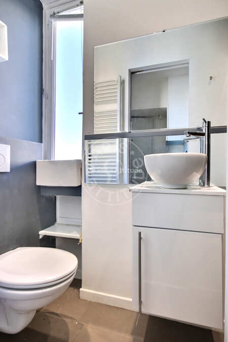 Casa de banho Quitinete mobilado - 20m² - Sacré-Cœur - Paris