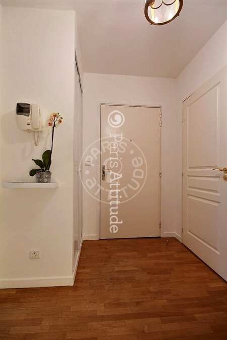 Entrance Furnished apartment - 70m² - 2 bedrooms - Issy-les-Moulineaux