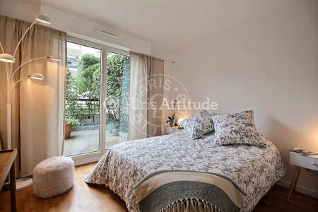Bedroom Furnished apartment - 70m² - 2 bedrooms - Issy-les-Moulineaux