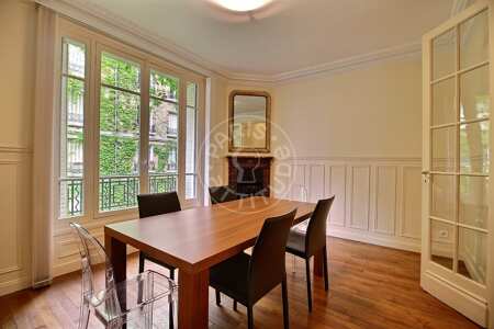 Dining room Furnished apartment - 58m²  - 1 bedroom - Auteuil - Paris