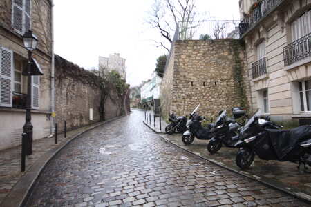 undefined Studio meublé - 17m²  - Montmartre / Place des Abbesses - Paris
