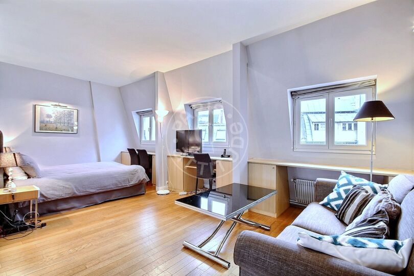 Quitinete mobiliado - Paris 75008 - 12087