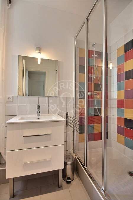 Salle de bain Appartement meublé - 36m²  - 1 chambre - Père Lachaise - Paris
