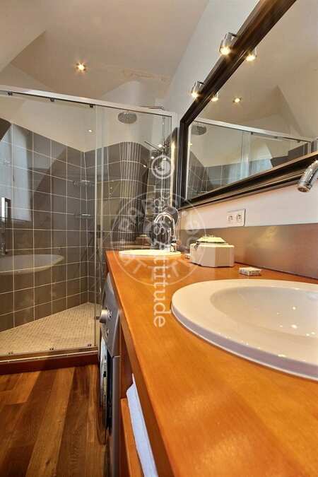 Bathroom Furnished apartment - 92m²  - 2 bedrooms - Temple - Paris