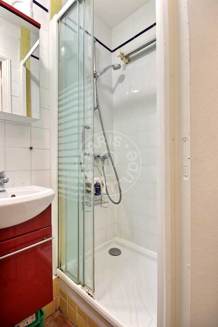 Baño Estudio amueblado - 20m²  - Temple - París