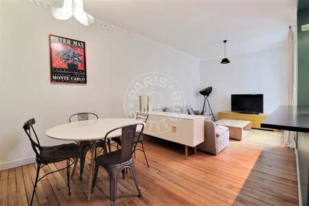 Salon Appartement meublé - 65m²  - 2 chambres - Montmartre / Place des Abbesses - Paris