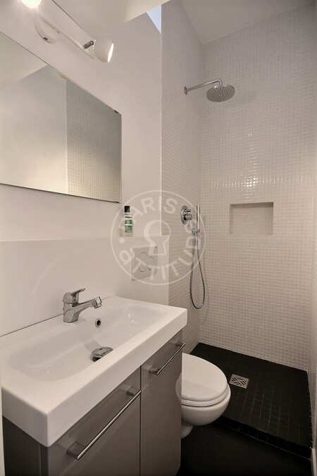 Bathroom Furnished studio - 15m²  - Invalides - Paris