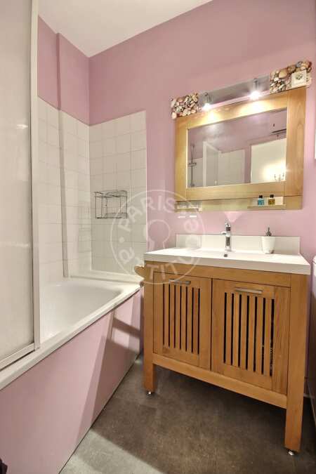 Bathroom Furnished apartment - 60m²  - 1 bedroom - Pyramides / Palais Royal - Paris