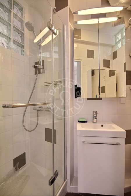 Bathroom Furnished apartment - 31m²  - 1 bedroom - Port Royal / Raspail - Paris
