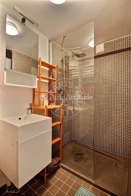 Bathroom Furnished apartment - 42m²  - 2 bedrooms - Arts et Métiers - Paris