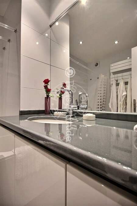 Casa de banho Apartamento mobilado - 78m²  - 2 quartos - Beaugrenelle - Paris