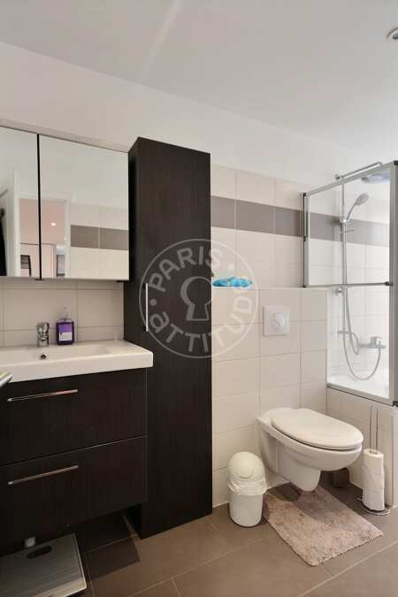 Salle de bain Appartement meublé - 80m²  - 2 chambres - Neuilly-sur-Seine