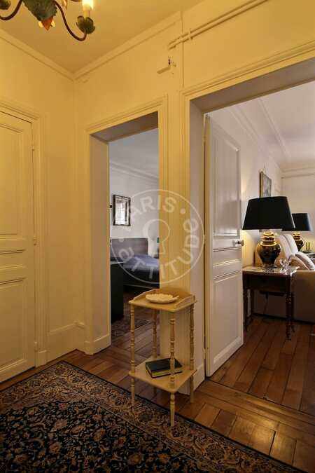 Entrée Appartement meublé - 46m²  - 1 chambre - Commerce - Paris