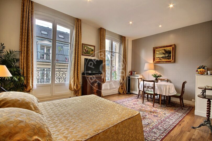 Monolocale arredato - Parigi 75008 - 12494