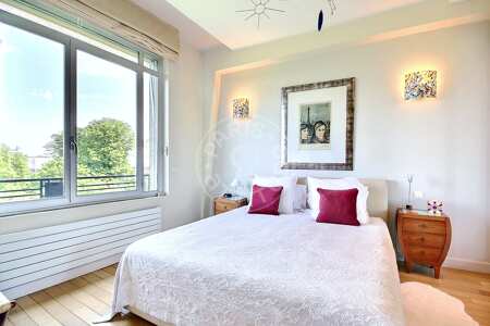 Bedroom Furnished apartment - 70m²  - 2 bedrooms - Triangle d'Or - Paris