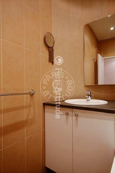 Casa de banho Apartamento mobilado - 75m² - 2 quartos - Victor Hugo - Paris