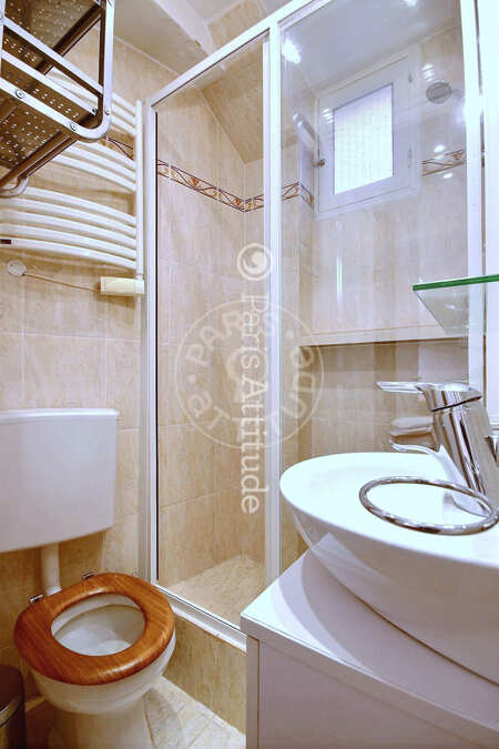 Salle de bain Studio meublé - 21m² - Musée Picasso - Paris