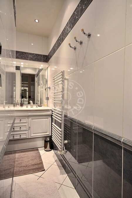 Salle de bain Appartement meublé - 55m²  - 1 chambre - La Muette / Bois de Boulogne - Paris