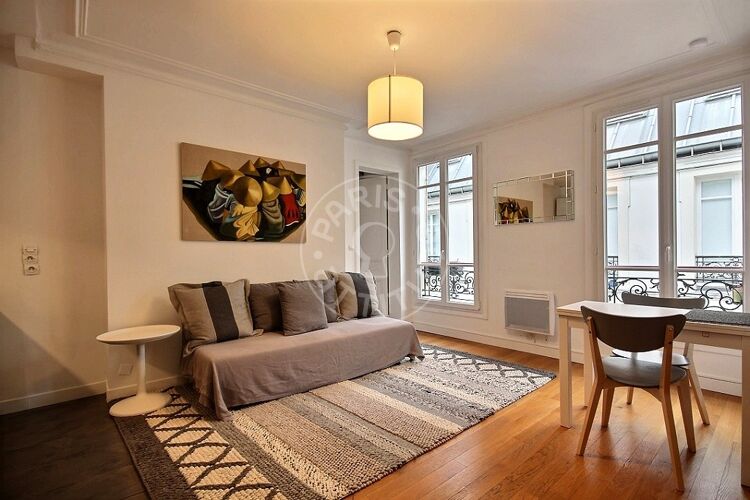 Living room - Furnished 2 bedrooms - Paris 75010 - 12668