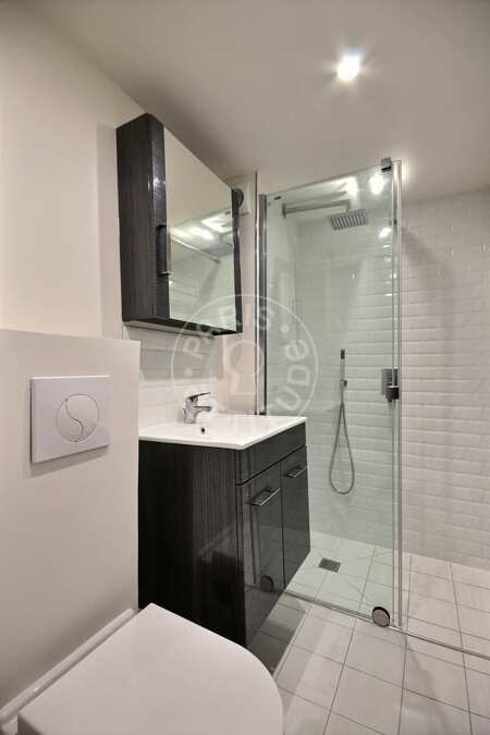 Bathroom Furnished studio - 15m²  - Latin / Saint-Michel - Paris