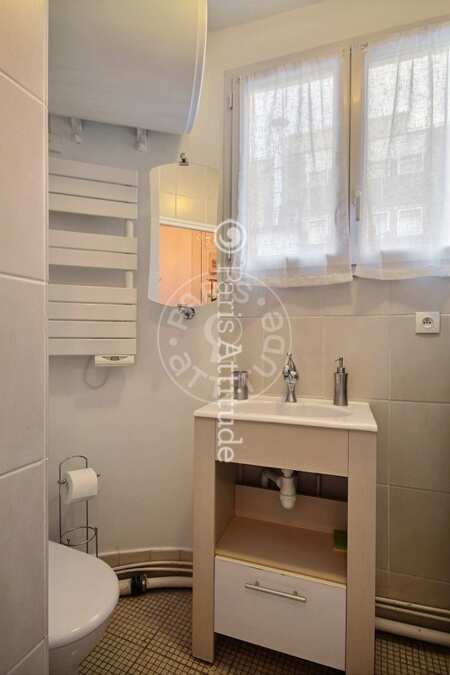 Salle de bain Appartement meublé - 28m²  - 1 chambre - Place Vendôme - Paris