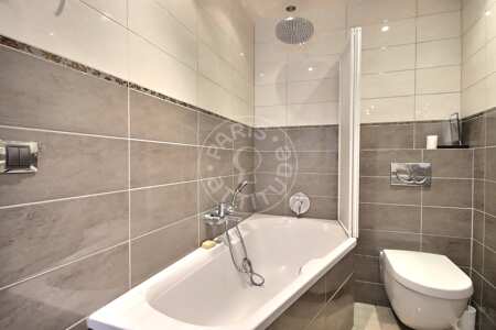 Bathroom Furnished apartment - 49m²  - 1 bedroom - Pyramides / Palais Royal - Paris