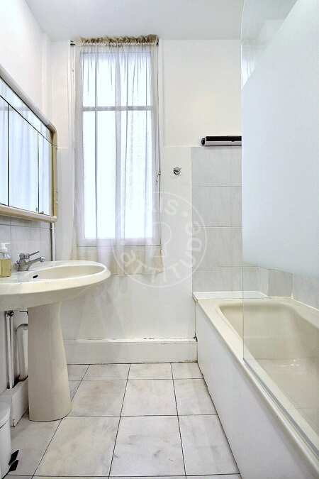 Bathroom Furnished apartment - 107m²  - 2 bedrooms - Bir-Hakeim - Paris