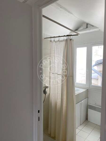 Bathroom Furnished studio - 40m²  - Temple - Paris
