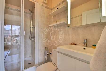 Salle de bain Studio meublé - 18m²  - Nation - Paris