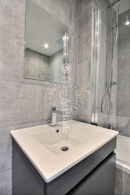 Salle de bain Appartement meublé - 40m²  - 1 chambre - Commerce - Paris